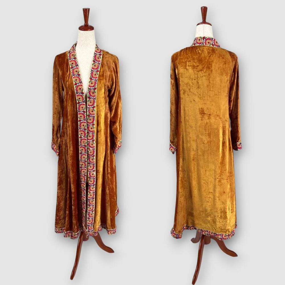 Meena Mahal Poetic Threads Velvet Duster Coat Embroidered Floral Trim Kimono